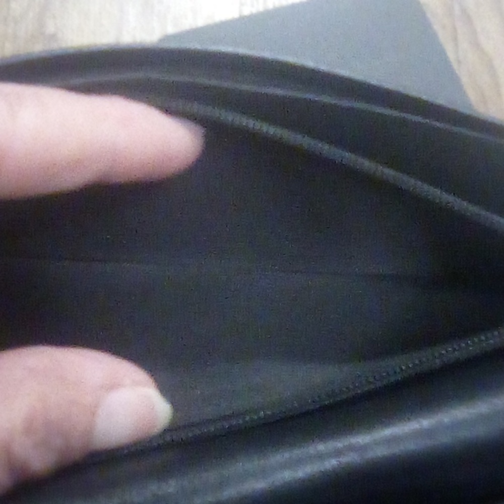 Bulgari Limited Edition Wallet In Excellent Condition - Picture 10 of 12